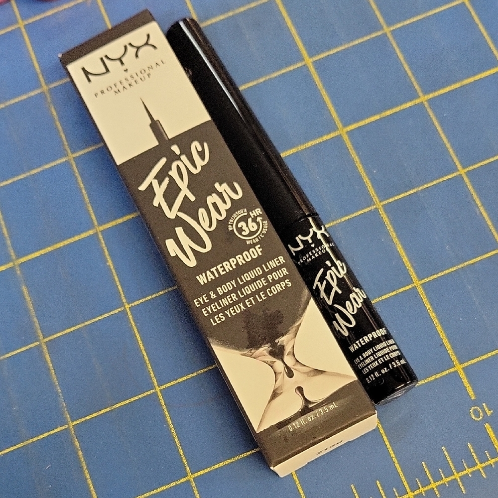 NYX Epic Wear Waterproof Eyeliner EWSPLL01 Black 36hr 3.5ml New in Box